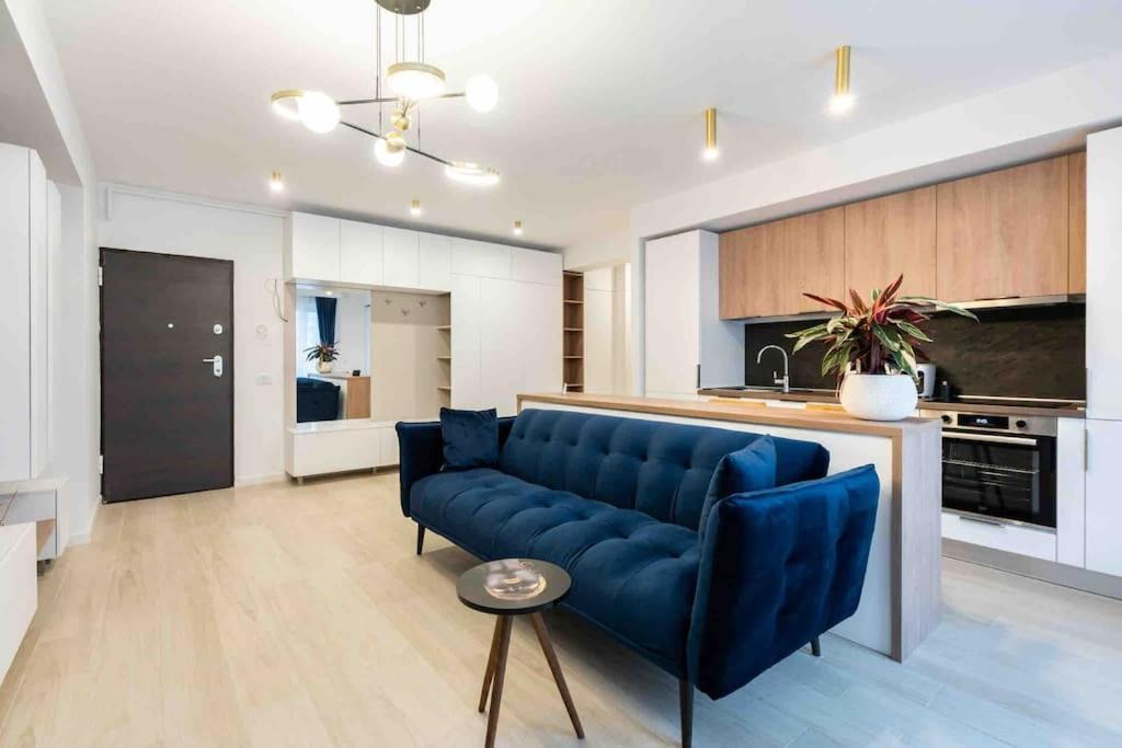 Blue Velvet Apartment *